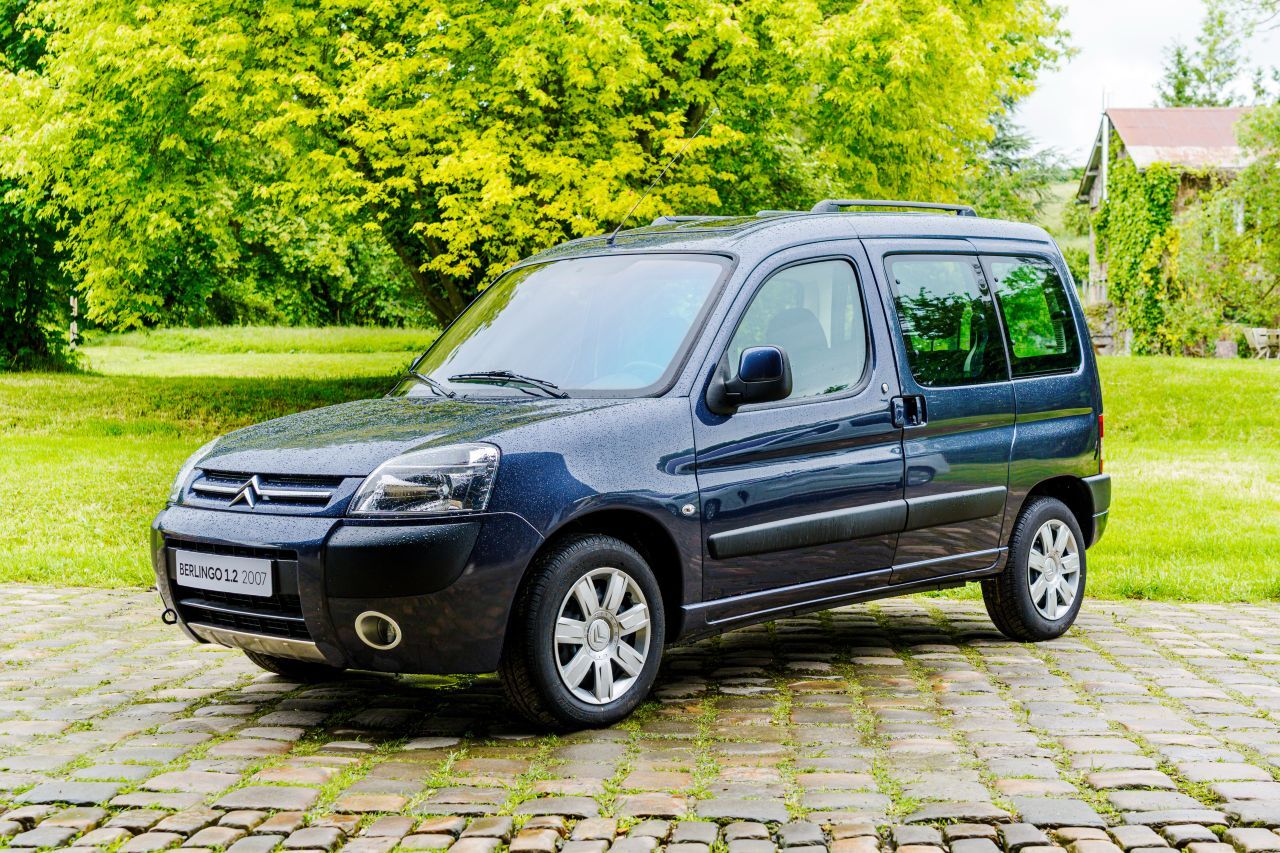 Facelift, nicht nur äußerlich: Der Berlingo bekam die stabilere Vorderachse des Xsara Picasso und ein insgesamt erwachseneres Erscheinungsbild.