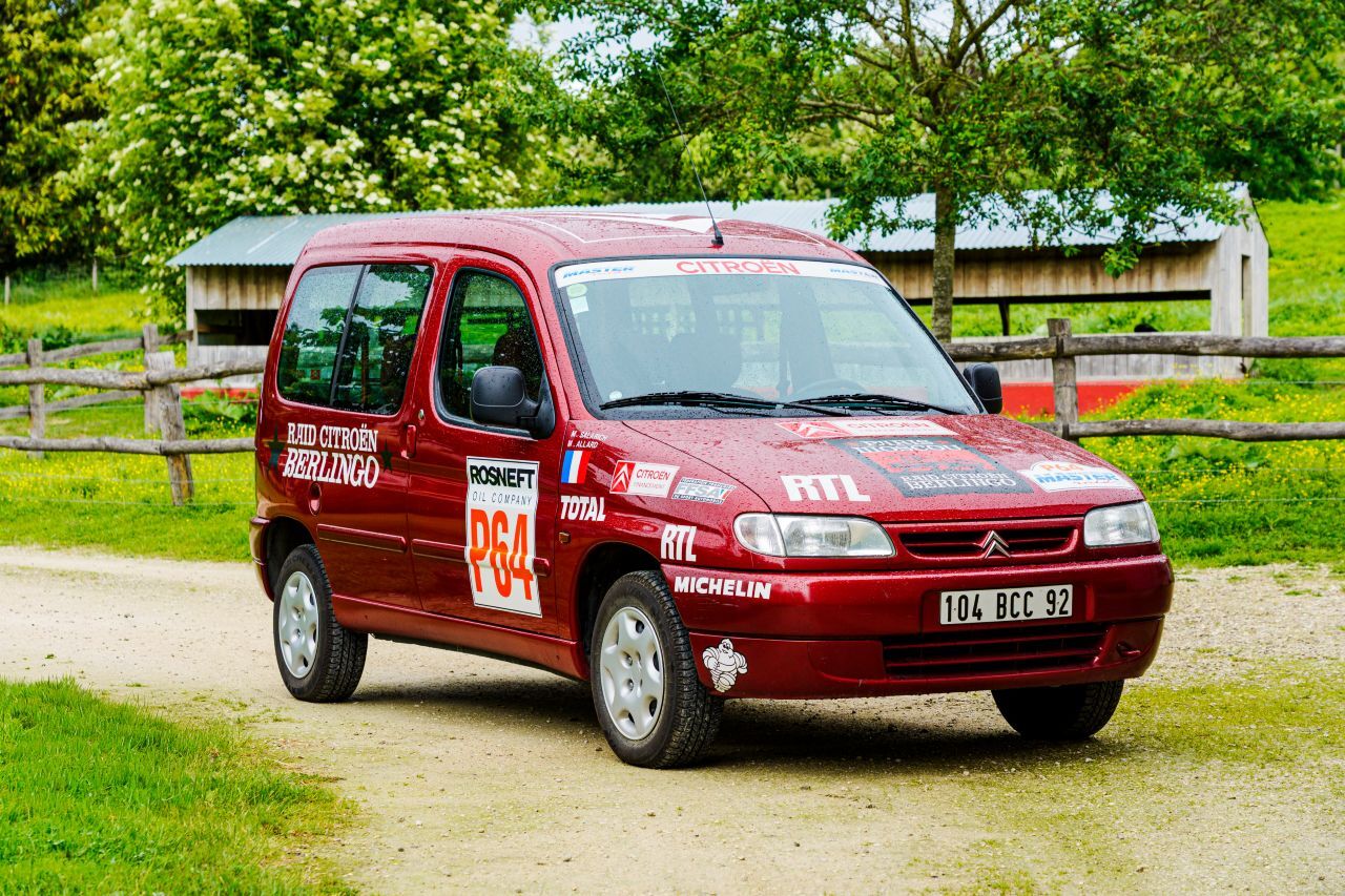 Rallye-Berlingo von 1999, zur Erinnerung an die Rallyeeinsätze des 2CV.