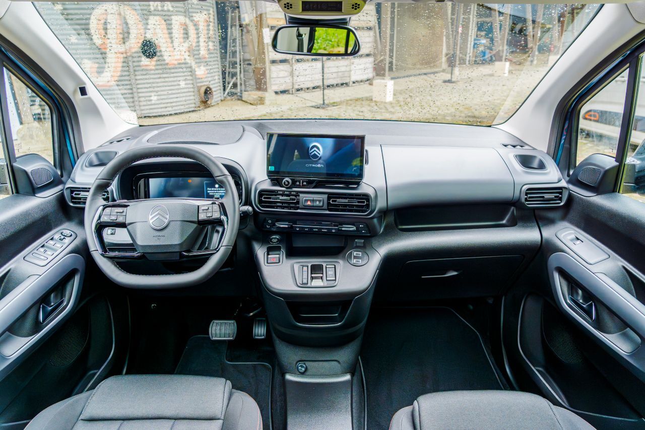 Ein digitales 10-Zoll-Kombiinstrument und einen ebenso großer Touchscreen sind im Berlingo 30 serinemäßig.