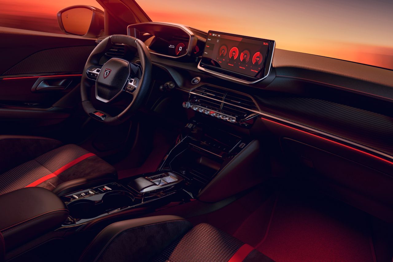 „Das i-Cockpit mit dem kleinen Lenkrad verändert das gesamte Fahrgefühl und die Ergonomie radikal.