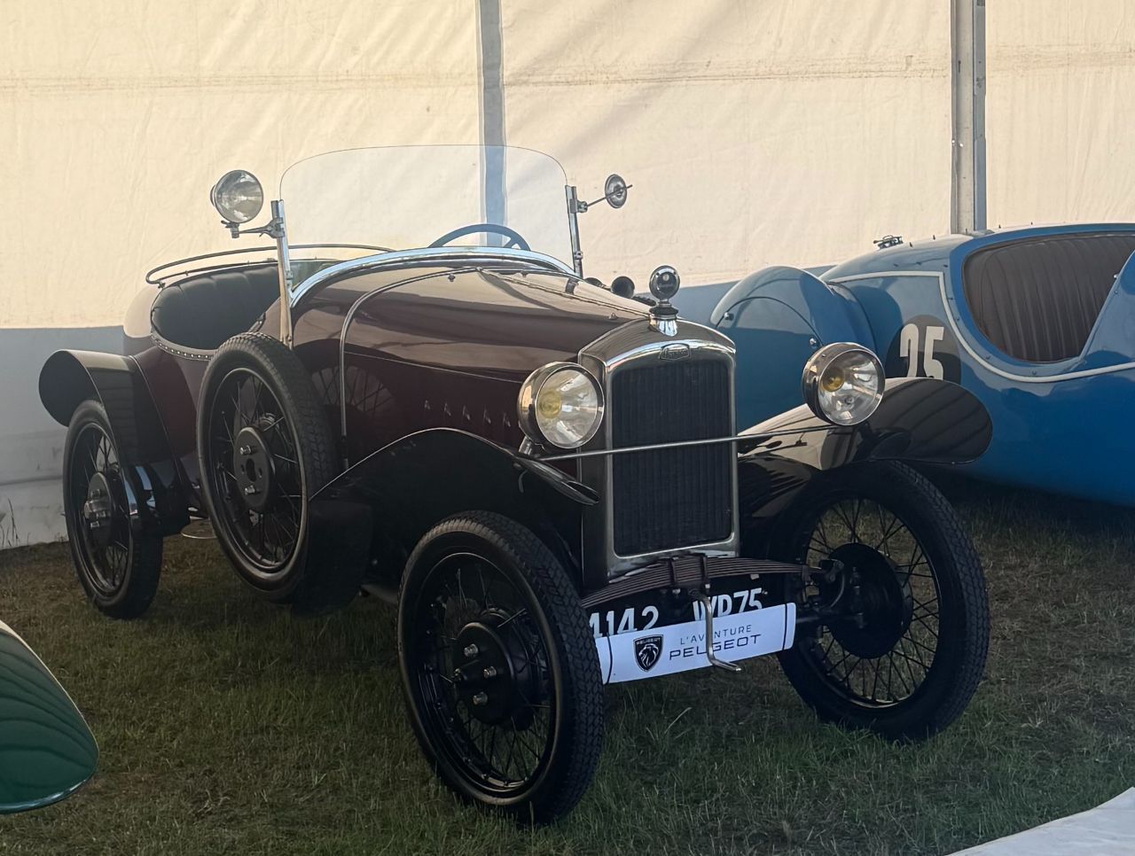 Peugeot 172R Torpedo Grand Sport von 1926 : Leichtbau in Serie. Ein winziger 720 cm³ Vierzylinder mit nur 5 Steuer-PS und 3-Gang-Box reichte für 60 km/h.