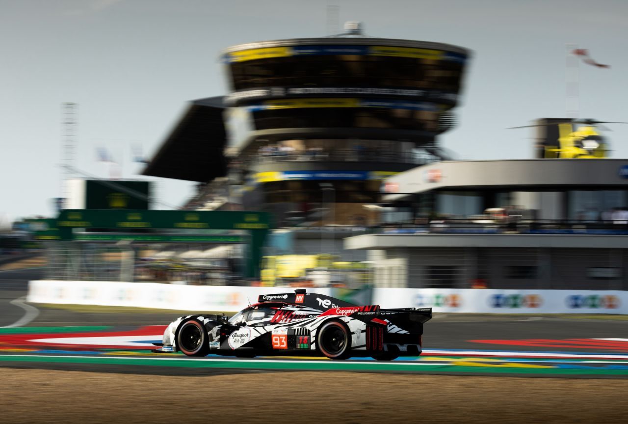 „Je enger wir die Brücke zwischen der Rennsport-Emotion und unseren Serienautos schlagen, desto besser für die Marke.