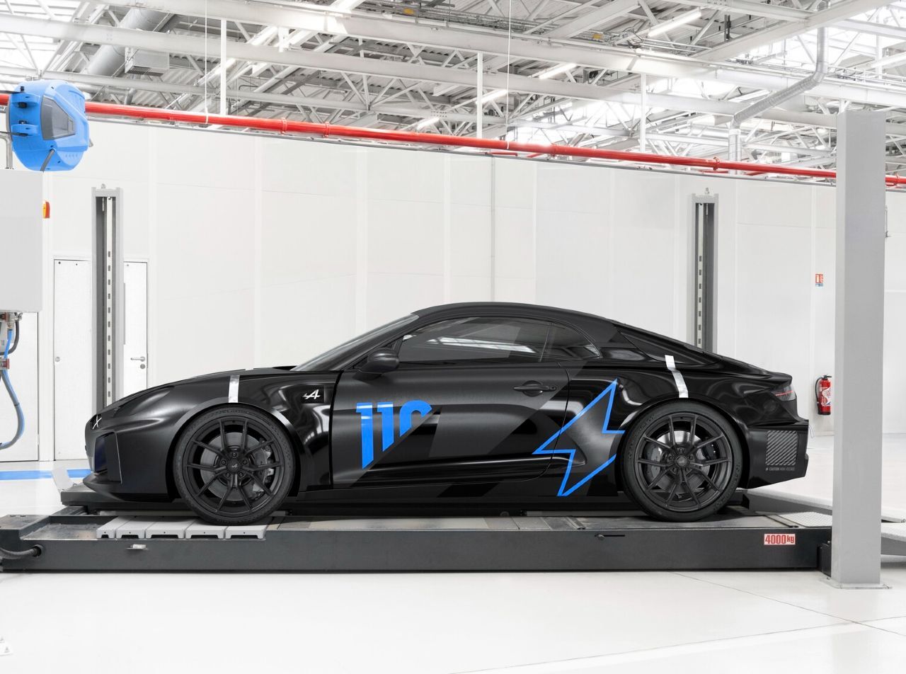 …, wenn auch künftig als Elektro-Sportwagen  – hier als Prototyp zu sehen: Basierend auf einer neuen 800-Volt-Plattform soll der Nachfolger 2027 starten.
