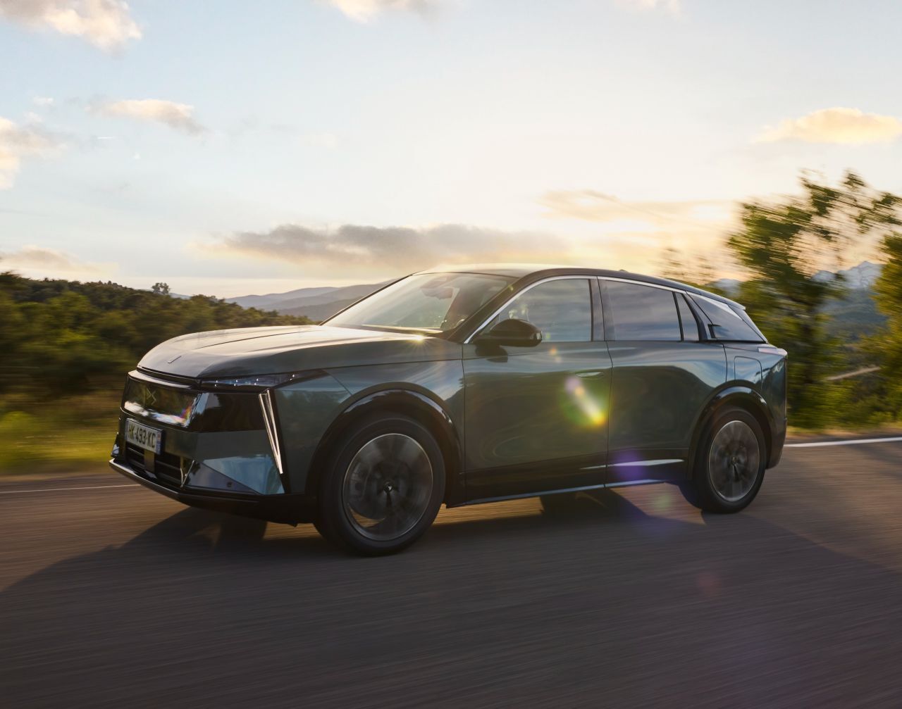 Neuer Look, elegant und für ein Kompakt-SUV auch ziemlich extravagant. Der Franzose bleibt aber dennoch erfreulich cool, übertreibt nicht.