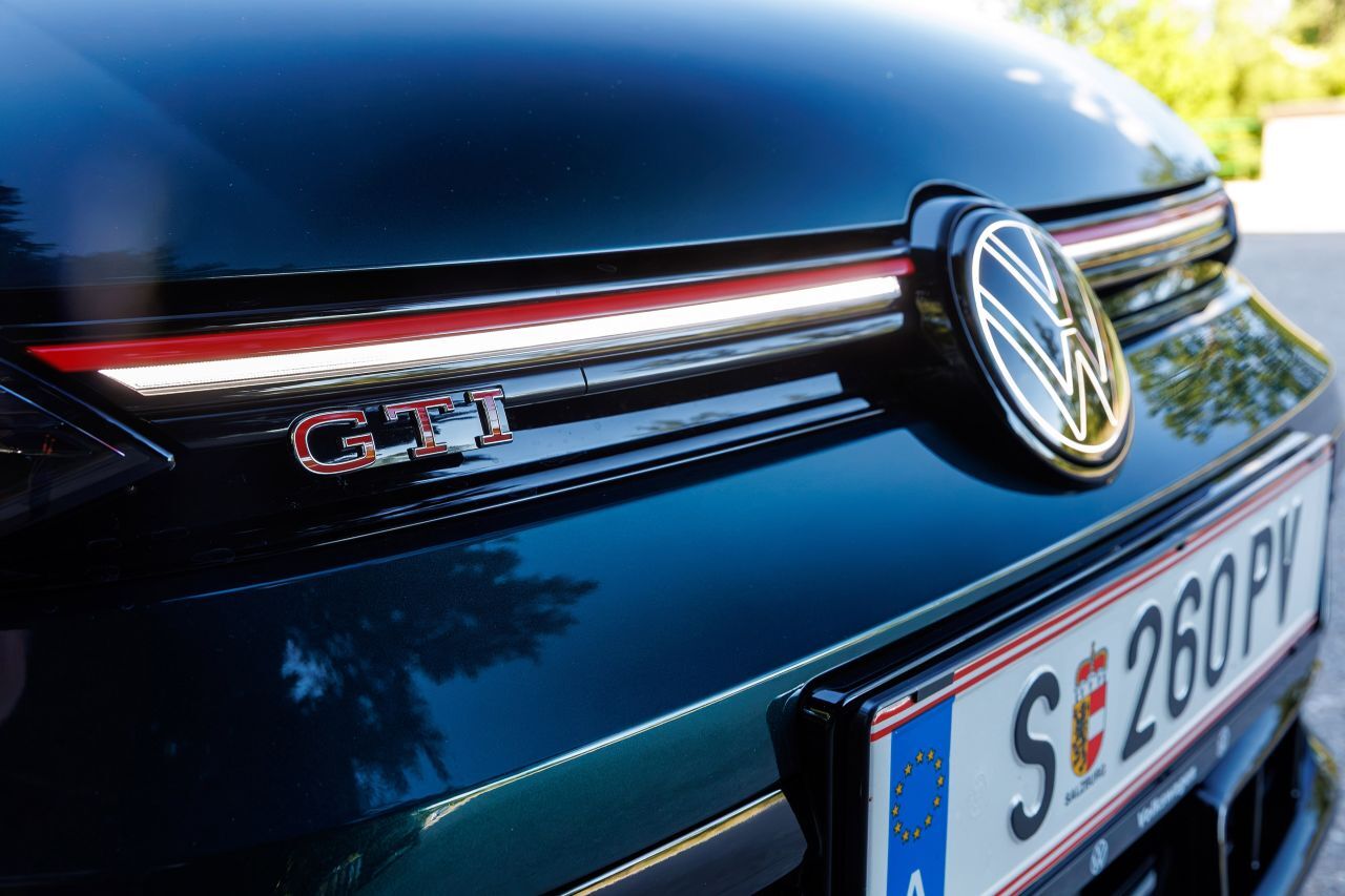 Gucci? Das Grün in Kombination mit den roten Akzenten erinnert daran.