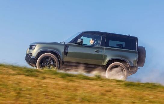 Der Defender 90 ist das kürzeste Auto von Land Rover und zugleich ein monumentales Luxusobjekt. - In der Kürze liegt die Würze