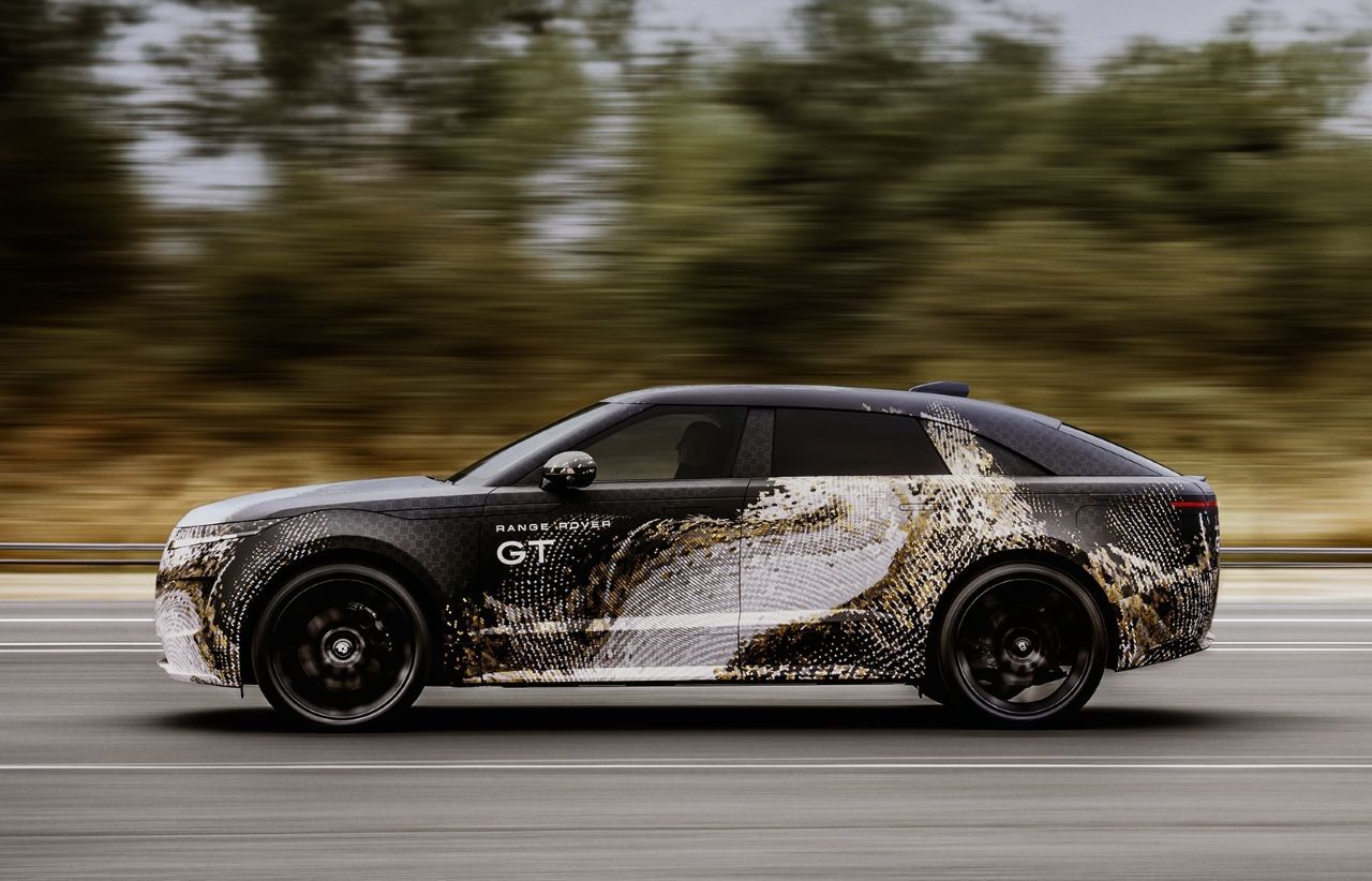 Der Range Rover GT wird als viertüriges Coupé-Crossover Designzitate aus der 4x4-Welt aufweisen, aber auf der Straße bleiben und sportlich orientiert sein.