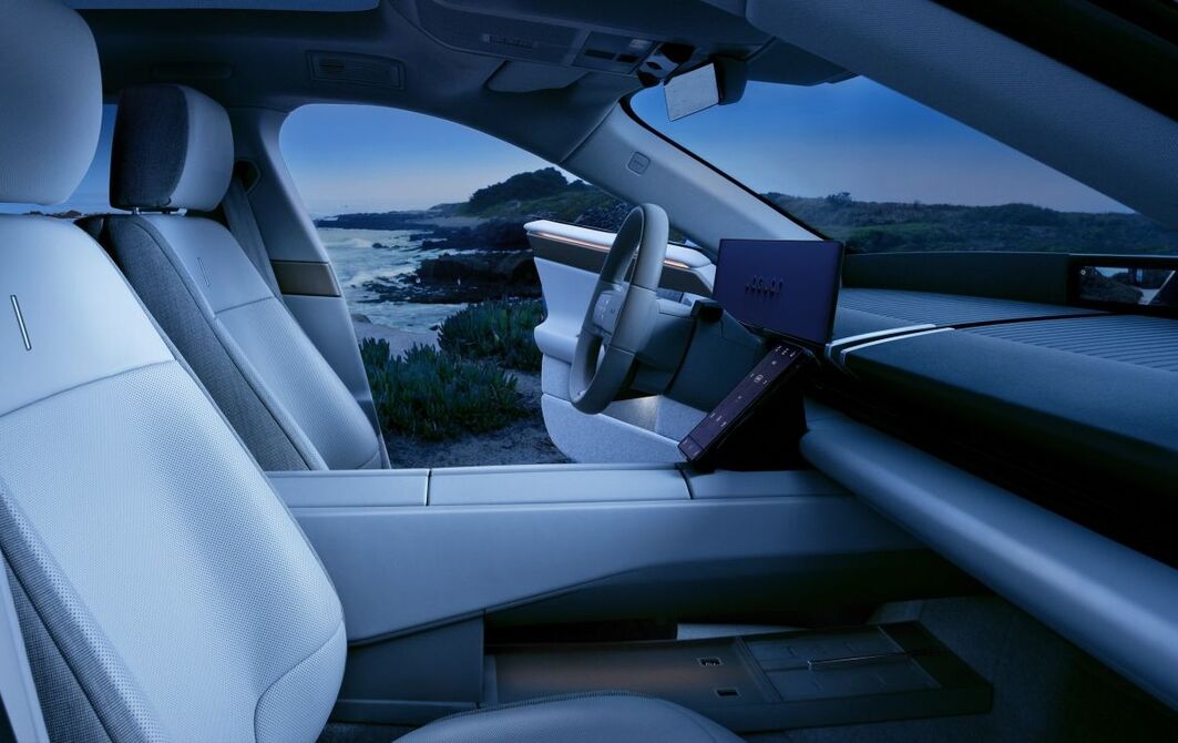 Jaguar Type 01: Cockpit & Details