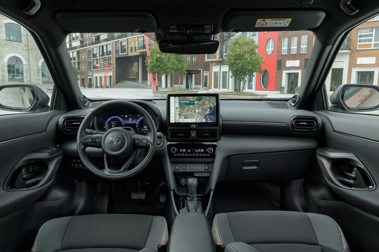 Das Cockpit ist optisch nicht der letzte Schrei, aber angenehm zu bedienen und auffallend solide verarbeitet.