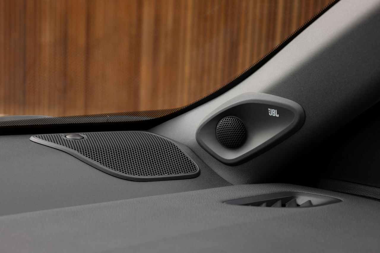 In den höchsten Ausstattungsstufen ist ein JBL-Soundsystem erhältlich.