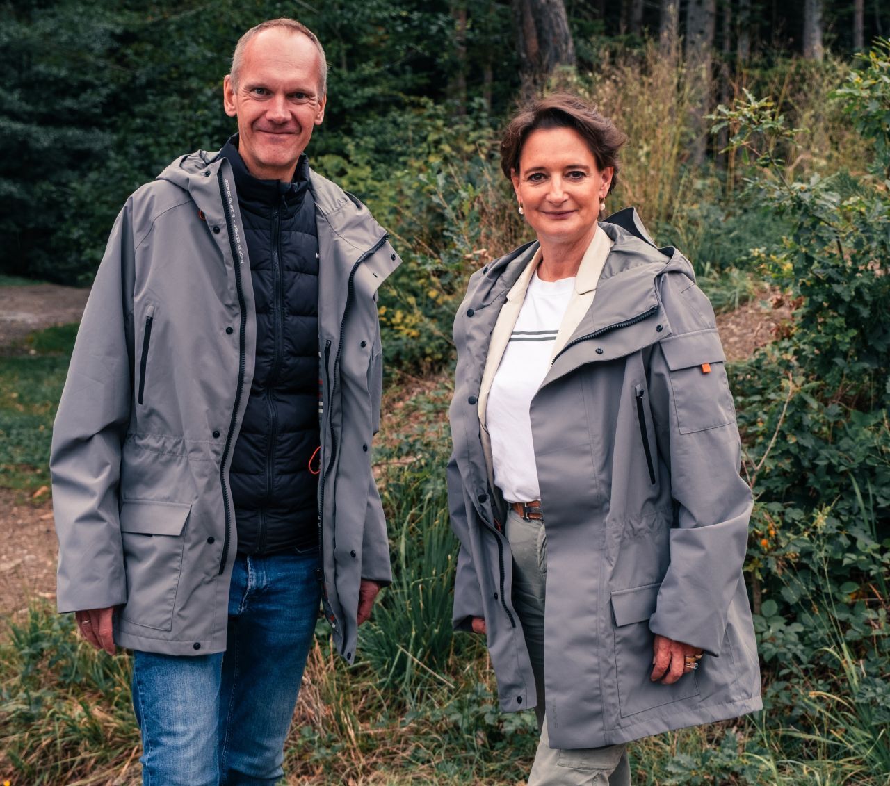Dacia-CEO Katrin Adt beim Österreich-Besuch mit Ralf Benecke, Managing Director von Dacia Österreich.