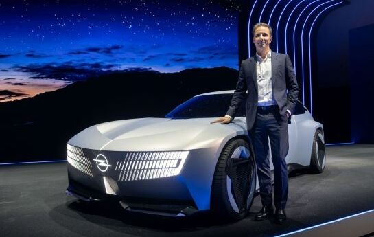 Wir sprachen mit CEO Florian Huettl, über die Opel-Pläne , die neue Zusammenarbeit mit Leapmotor und die China-Herausforderung. - „Haben das Fundament gelegt, um in die Zukunft gehen zu können“