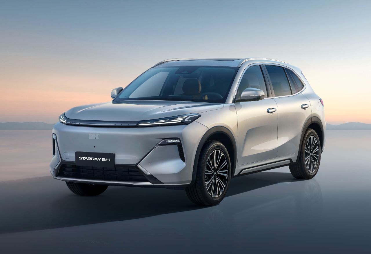 Plug-in-Hybrid-SUV Geely Starray EM-i mit 1,5-Liter-Benziner und E-Motor, Systemleistung 262 PS. Ab 34.990 Euro bzw. nach Abzug der Boni ab 29.990 Euro.