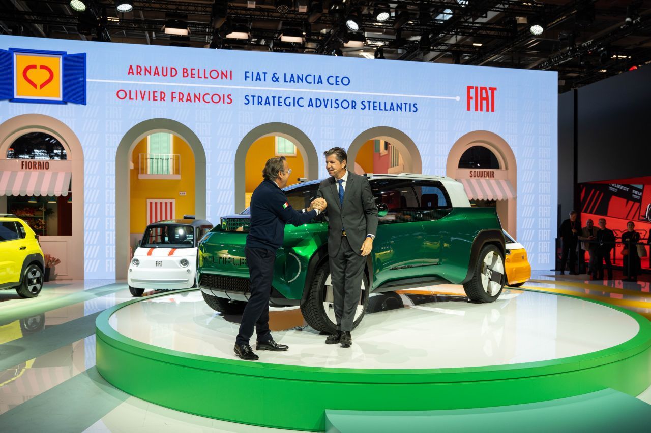 Bei Fiat übernimmt Arnaud Belloni (links.) als neuer CEO vom dem langjährigen Markenchef Olivier François (rechts), der in eine beratende Rolle wechselt.