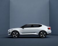 …ein kompaktes Coupé wie es BMW in der 2er-Reihe realisiert hat und ein SUV-Coupé, wie es BMW X4 und Mercedes GLC eine Klasse höher vormachen.