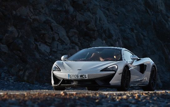 Komfortabler und funktioneller als jeder McLaren zuvor – wir fuhren den 570GT als einzige Blogger aus Österreich. - Passen Last und Luxus zu einem Sportwagen?