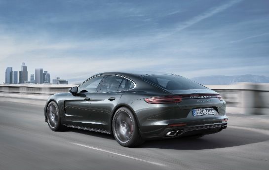 Neuer Look und High-Tech-Offensive: Porsche enthüllt die zweite Generation seiner Sport-Limousine. - Ist der Panamera jetzt richtig  schön geworden?