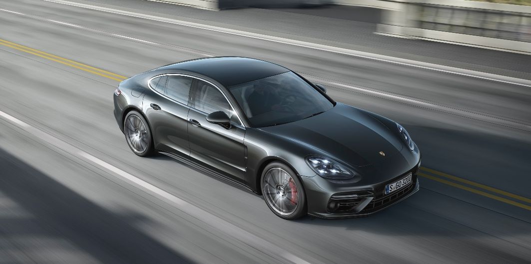 PREMIERE: PORSCHE PANAMERA