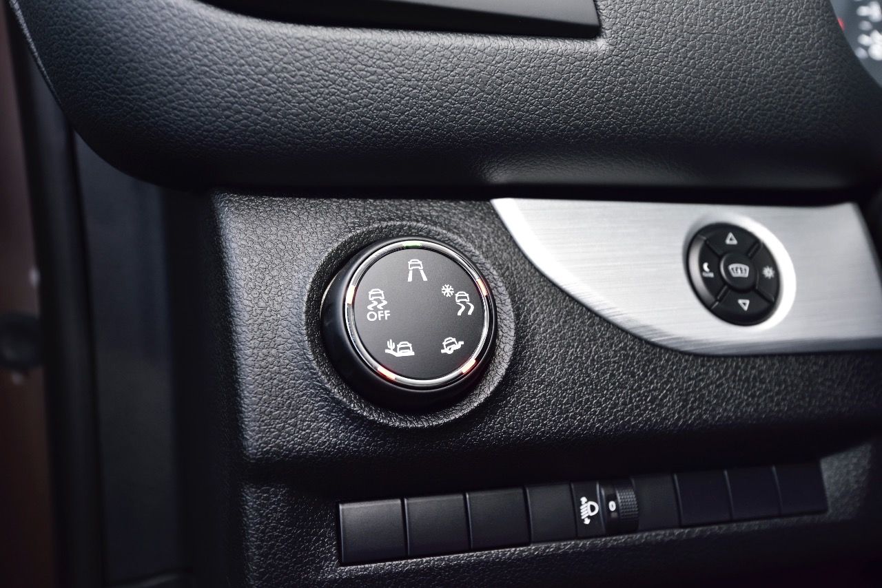 Sinnvolles Extra-Feature: Toyota Traction Select ist eine Erweiterung einer konventionellen Traktionskontrolle und verbessert den Grip bei widrigen Bedingungen.