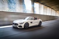 Mercedes öffnet den AMG GT: Der Roadster startet im Frühjahr, hat bis zu 557 PS und wird ab rund 150.000 Euro zu haben sein.