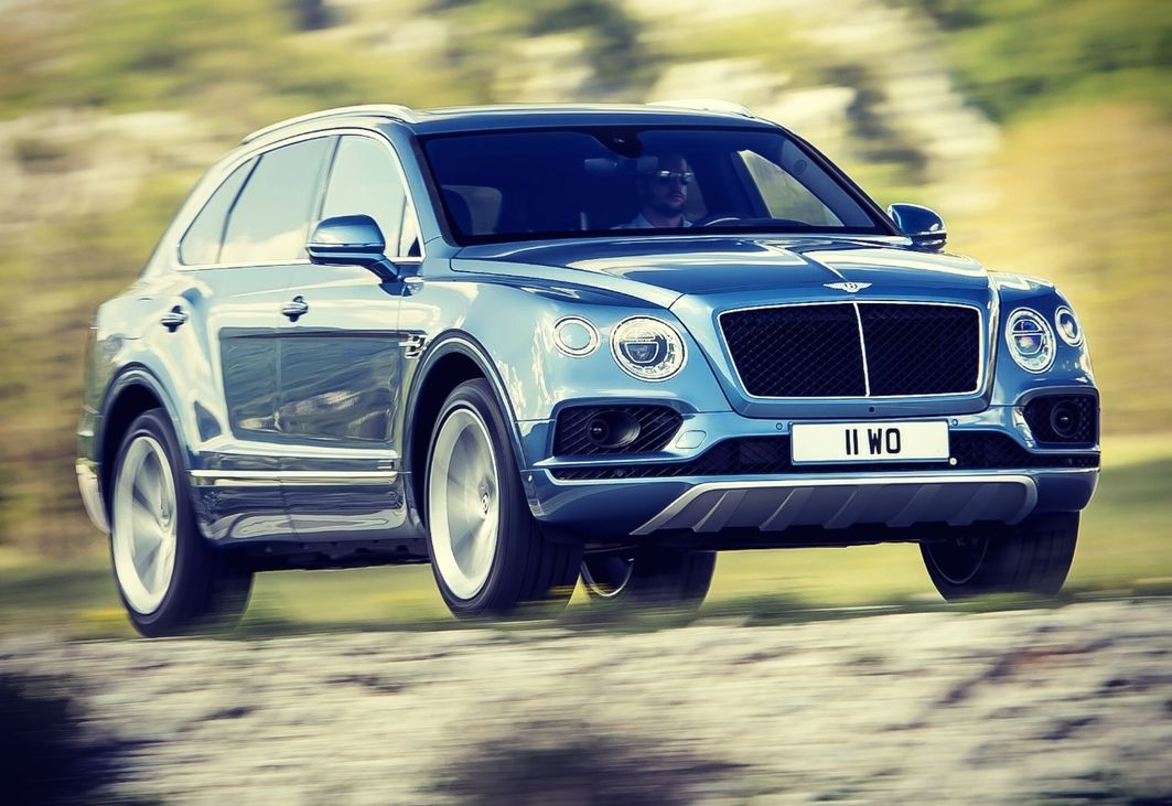 Der erste Diesel-Bentley: Bentayga 4.0-litre V8 mit 435 PS, 900 Nm. Macht 270 km/h, sprintet von 0-100 km/h in 4.8 Sekunden.