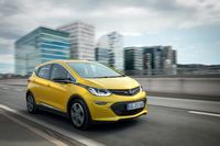 Ab 2017 bietet Opel ein Elektroauto mit einer Reichweite von über 400 Kilometer an: Geht der Plan auf, ist der neuer Opel Ampera-e eine Revolution für die Elektromobilität.