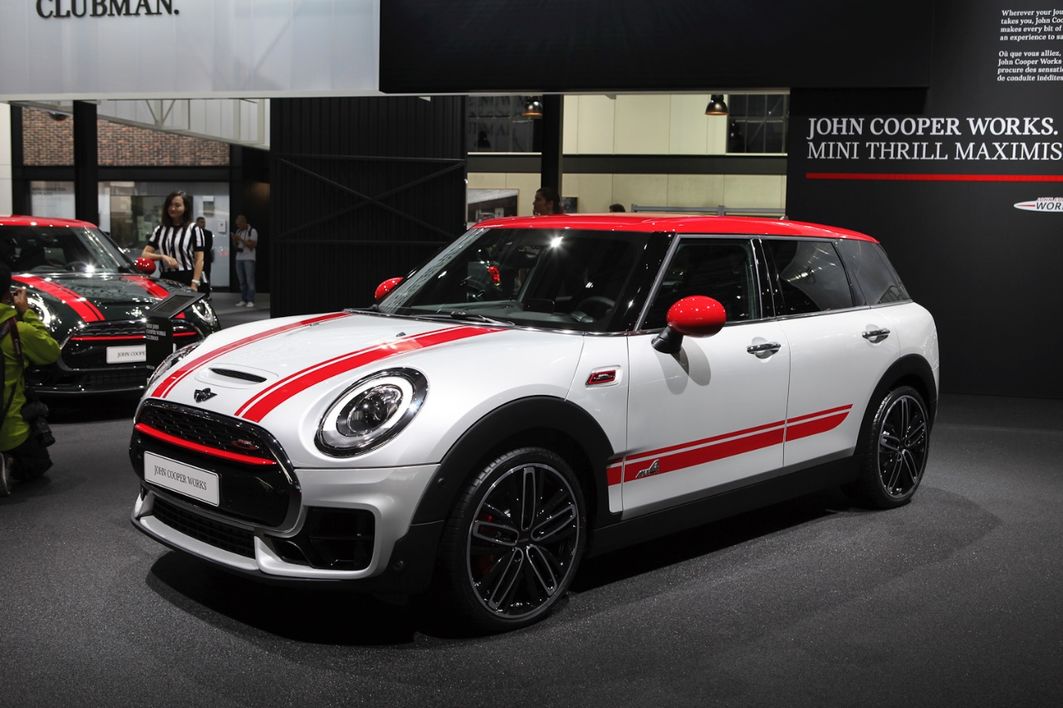 Mini Clubman JCW: Die neue Clubman-Generation ist groß und alltagstauglich geworden, jetzt folgt die 231 PS starke John Cooper Works-Version. Start im November, ab 39.900 Euro.