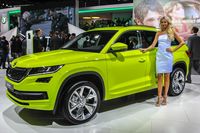 Skoda Kodiaq: Publikumspremiere für den neuen SUV-Star. 4,70 Meter lang, riesiger Kofferraum, wird aber nicht mehr kosten als der technisch nah verwandet  VW Tiguan, der 20 Zentimeter kürzer ist. TDI-Motoren mit 150, 180 und 190 PS. Die Farbe wird wohl eher das bleiben, was sie ist: Ein Eyecatcher im Messe-Gewusel.