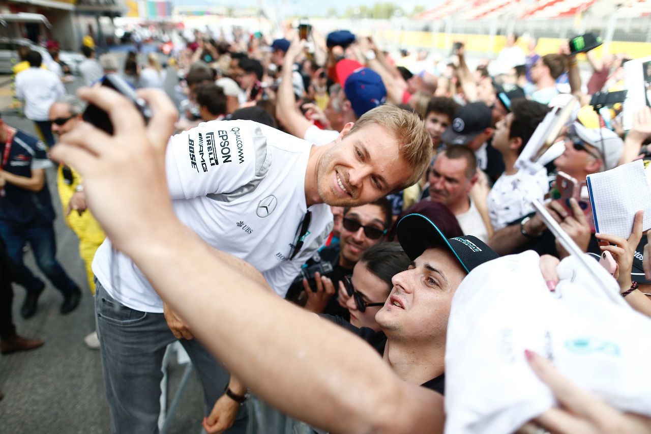 … nach dem WM-Finale in Abu Dhabi werden Rosberg …