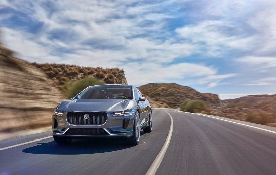 Schon 2018 bringt Jaguar einen rein elektrisch angetriebenen Crossover aus SUV und Sportler. Was steckt dahinter? - Wie elektrisierend ist Jaguars Stromer?
