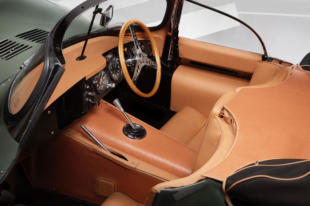 Das Interieur des Jaguar XKSS zeigt Handarbeit bis zum letzten Nadelstich: schöner geht’s nicht.