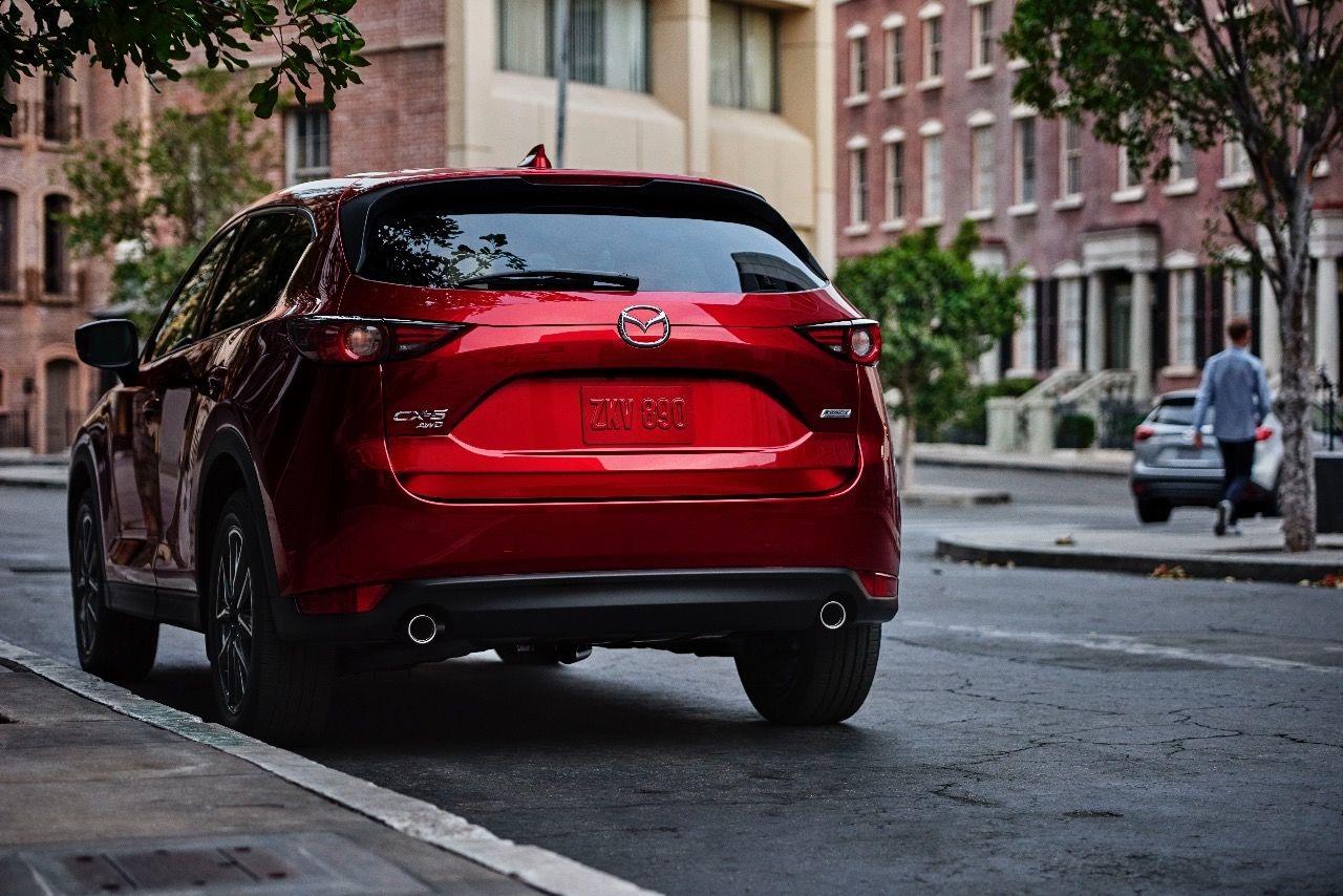 Mazda CX-5: Auch von hinten deutlich schärfer.