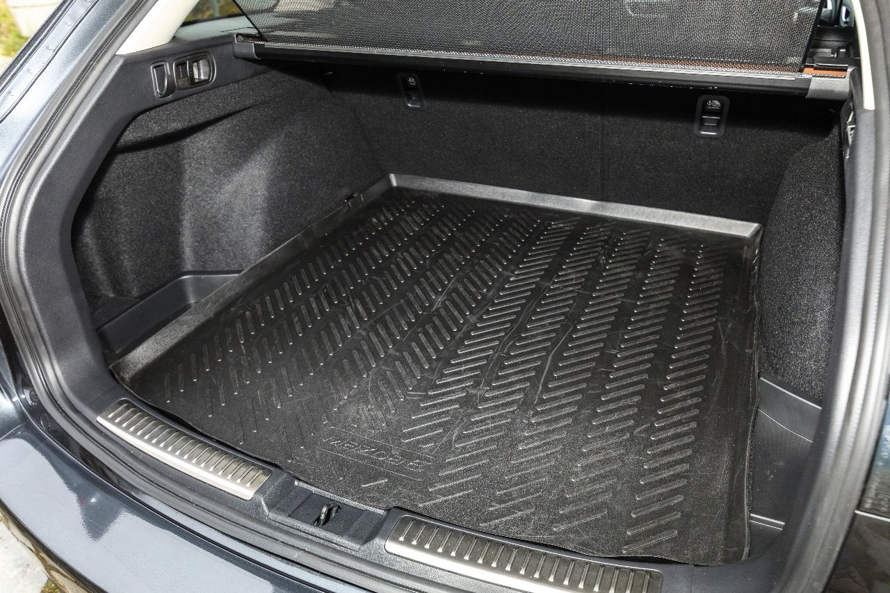 Mazda6 Kofferraum: Die optionale Gummimatte ist für Sauberkeitsfanatiker keine schlechte Idee ...
