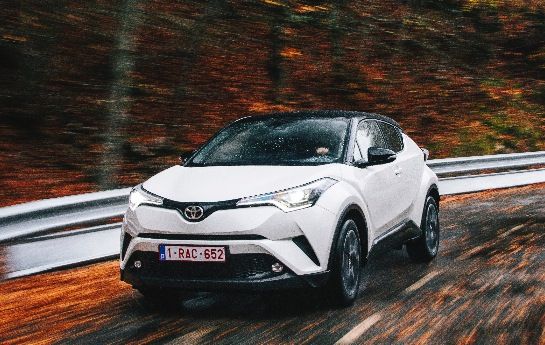 Das erste Kompakt-SUV von Toyota kommt spät, aber mit spektakulärem Design. Hat der C-HR das Zeug zum Eroberer? - Wird das Toyota-SUV  ein Eroberer?