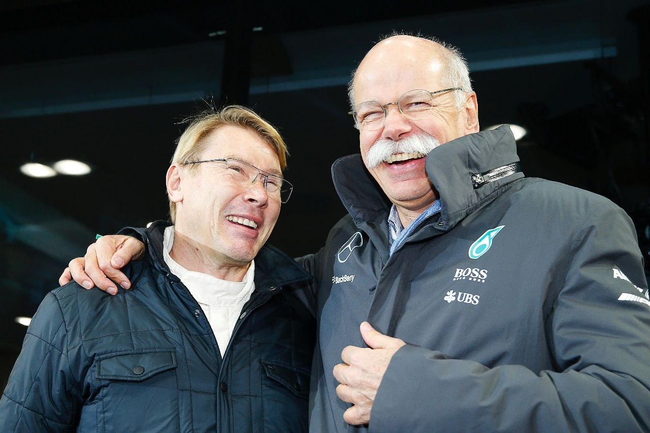 Mika Hakkinen (l., mit Mercedes-Boss Dieter Zetsche)
