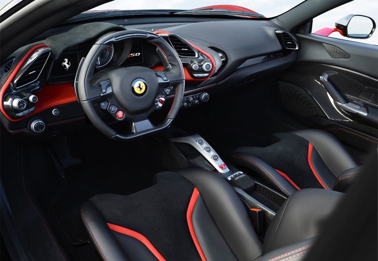 Bester, neuzeitlicher Ferrari-Look: Der Arbeitsplatz für zehn Auserwählte.