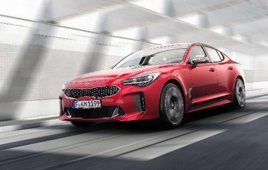 Kia eröffnet das Jahr 2017 mit der Vorschau auf zwei neue Modelle, die noch heuer kommen werden. - Groß & schnell oder klein &  scharf?