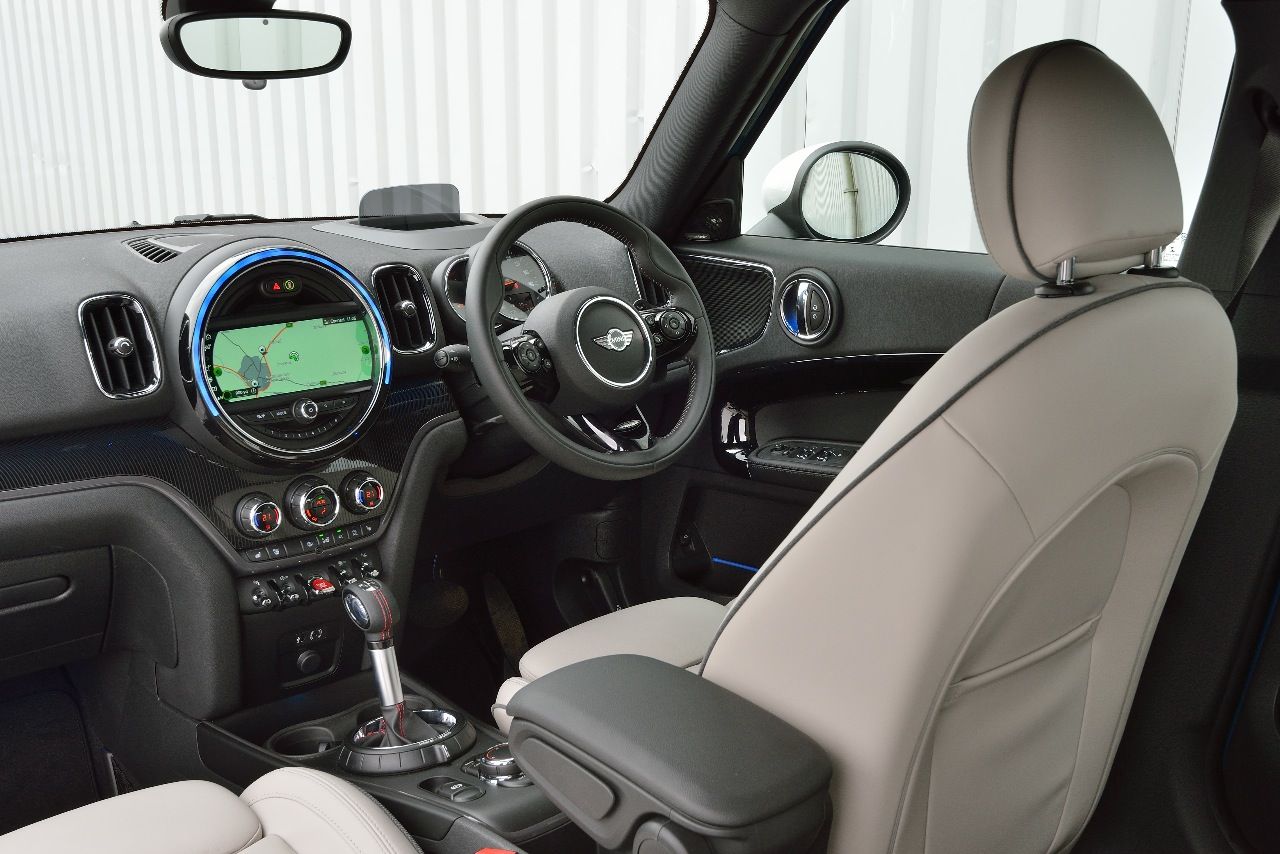 Verspieltes Interieur, wie immer bei Mini. Qualität klassenüblich.