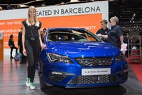 Markentypisch sportlich treten die Girls bei Seat auf.