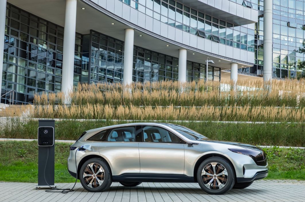 Mercedes bringt das elektrischen SUV-Coupé EQC 2019 auf den Markt.