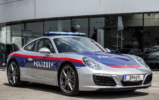 Der exklusive Sportwagen schafft es nicht zum ersten Mal in den Fuhrpark unserer Freunde und Helfer. - Warum fährt die  Polizei Porsche?