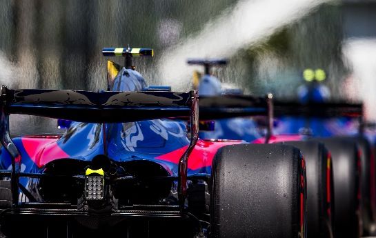 In der Formel 1 liegen hinter den Kulissen die Nerven blank: Der McLaren-Renault-Deal kann das Ende von Red Bull in der Formel 1 bedeuten. Oder das Gegenteil. - Steigt Red Bull aus der F1 aus?