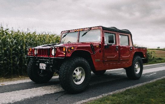 Eine österreichische Firma hat den Hummer H1 von Arnold Schwarzenegger zu einem Elektroauto umgebaut. Was ist dabei herausgekommen? - Was kann Arnies  Elektro-Hummer?