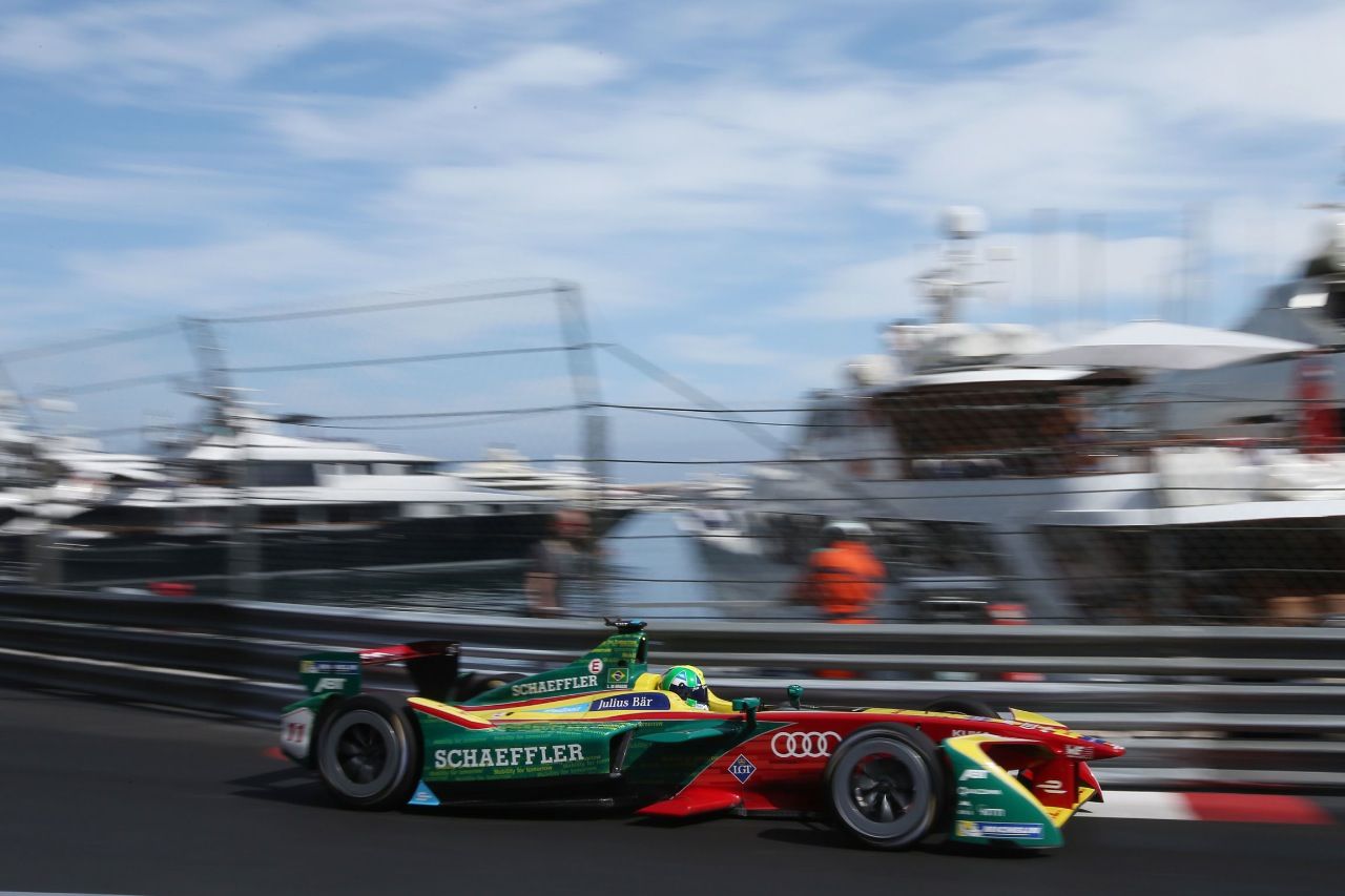 Das Formel-E-Weltmeister-Team ABT Schaeffler Audi Sport macht Showruns.