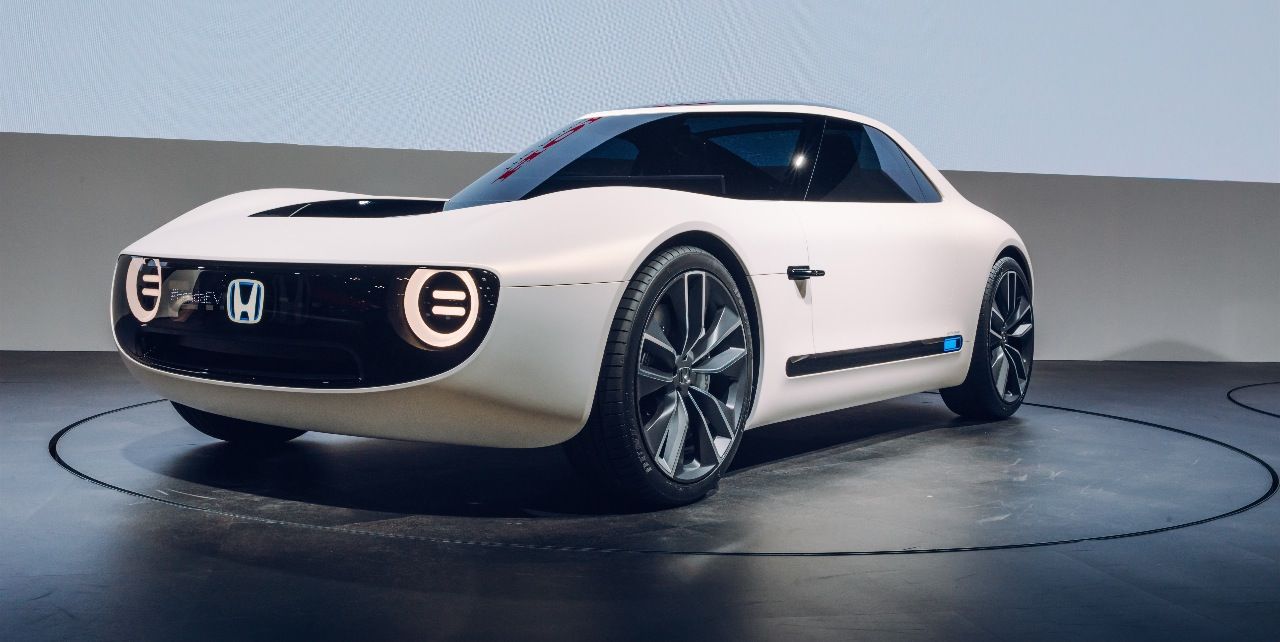 MODELL: Honda Sports EV Concept. BOTSCHAFT: Es ist uns ernst mit einem sportlichem Elektrofahrzeug im coolem Retrodesign.