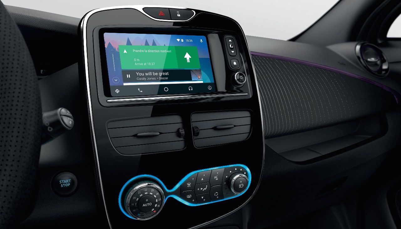 Das Touchscreen-Multimediasystem kann nun über Android-Auto das Smartphone integrieren.