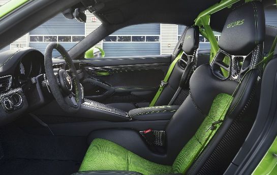 Porsche weicht beim GT3 RS nur soviel vom echten Rennwagen ab, wie es für die Straßenzulassung notwendig ist. Viel ist das nicht. - Was Loeb eben so fährt