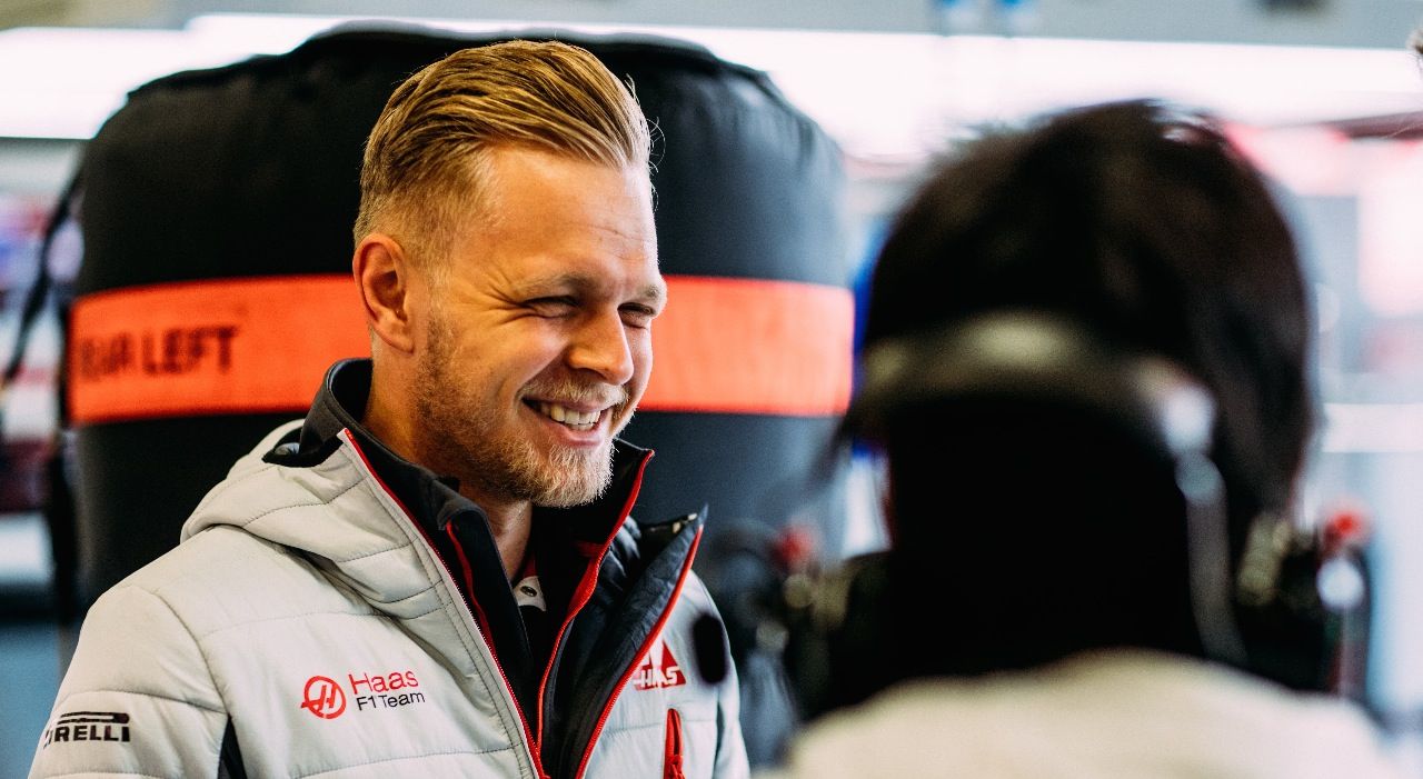 Magnussen hat sich nach einem sehr schwachen Jahr bei Renault im Herbst 2017 bei Haas erfangen und einige gute Rennen geboten. Spätestens seit seinem derben Wortduell mit Nico Hülkenberg ist auch seine Rolle im Fahrerlager klar definiert…