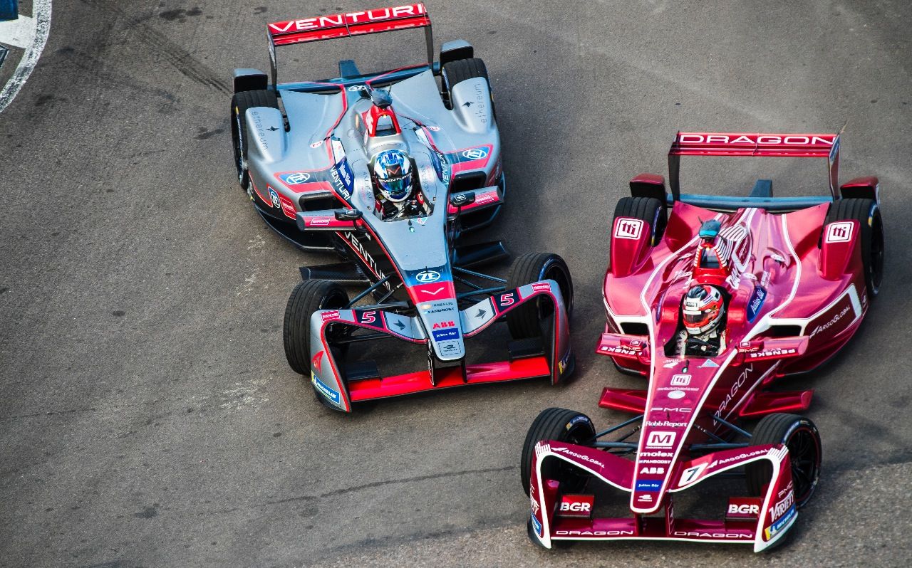 Das Rennen in Punta war geprägt von engen Duellen, hier Maro Engel (Venturi Formula E) and Jerome d'Ambrosio (DRAGON).