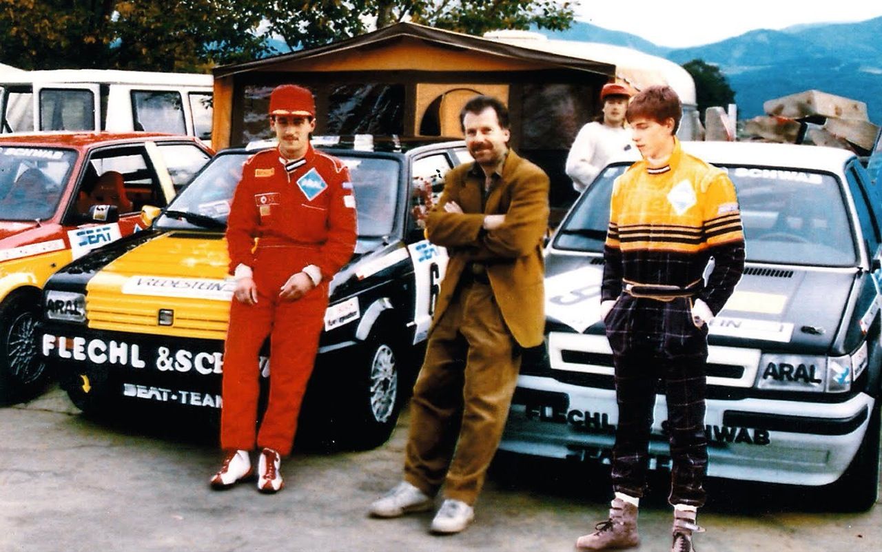 Ein historisches Bild: Toto Wolff an seinem ersten Rennwochenende als Fahrer, 1990 am Österreichring. Im Bild rechts vor seinem Seat.